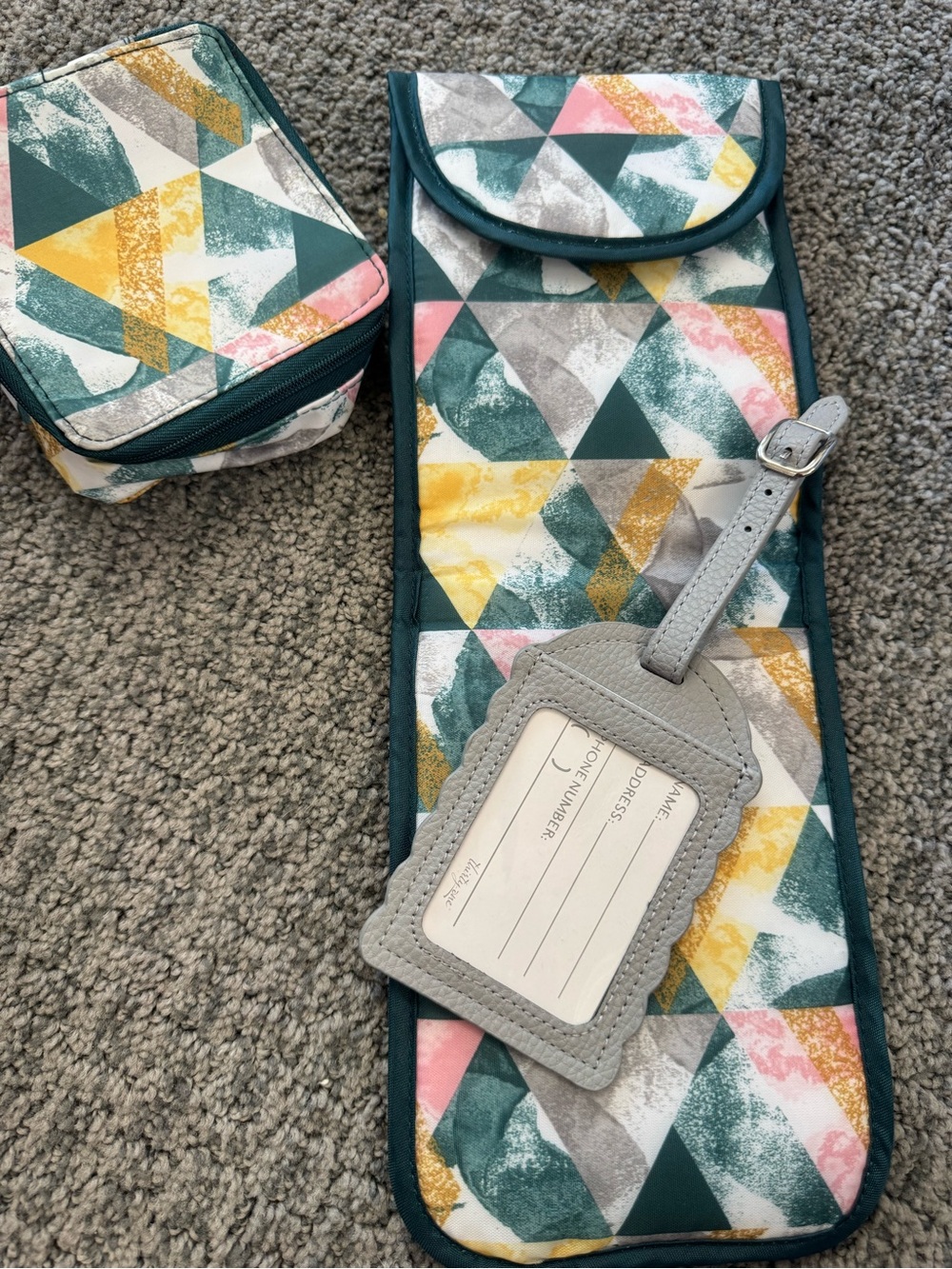 thirty-one Geometric Travel Accessory Set - Picture 4 of 4